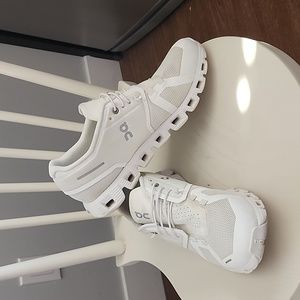 Just Cleaned White On Cloud Shoes with Stretchy Laces